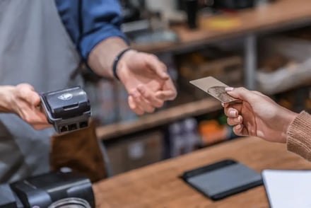 POS and E-Commerce Integration: 4 Benefits for Outdoor Stores