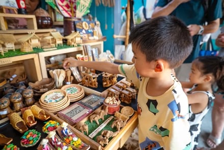 Email Marketing for Craft Stores: Beyond Generic Newsletters